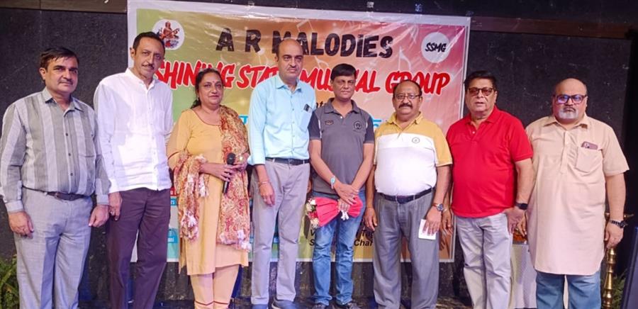 ए. आर. मेलोडीज शाइनिंग स्टार म्यूजिकल ग्रुप द्वारा टैगोर थिएटर के मिनी ऑडिटोरियम में शानदार सुरमई संगीत का आयोजन