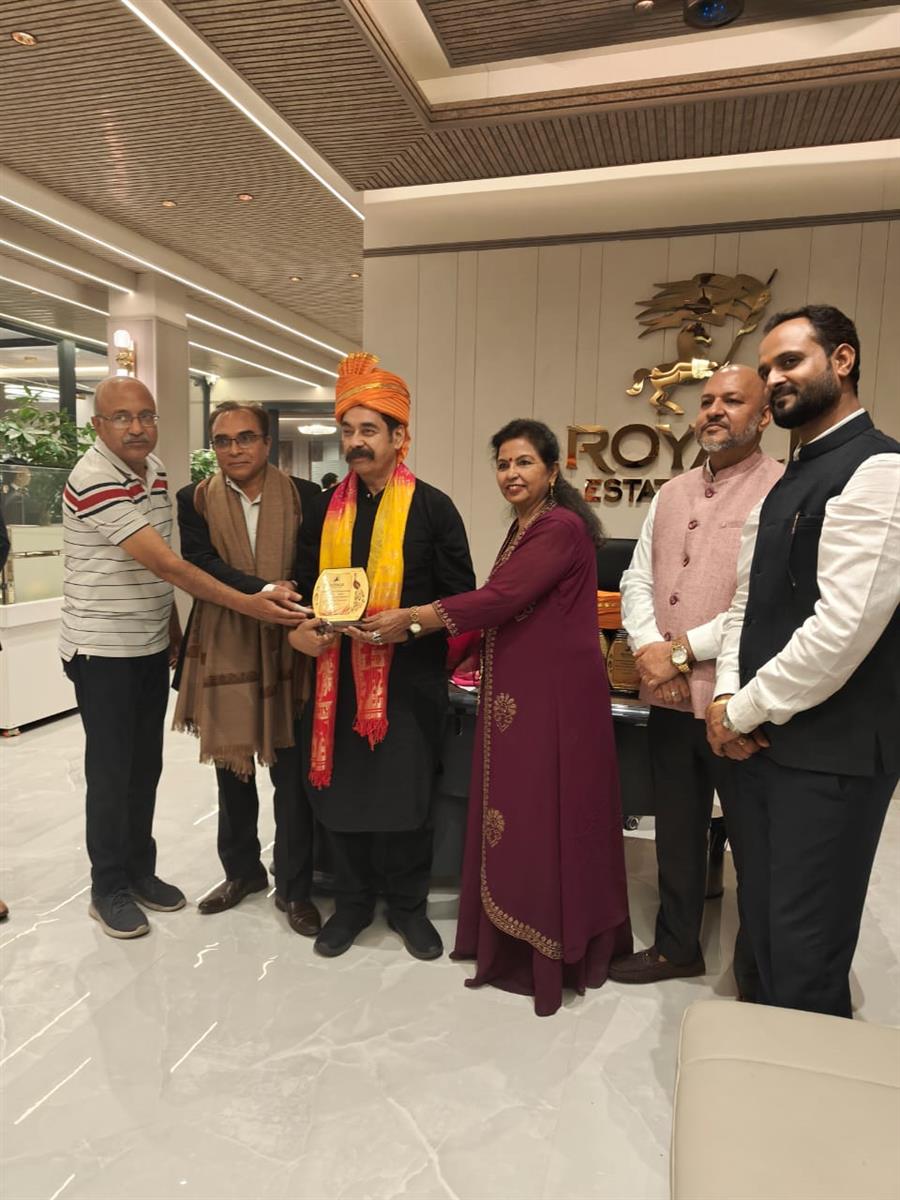 ज्योतिष सम्मेलन में नवदीप मदान हुए सम्मानित