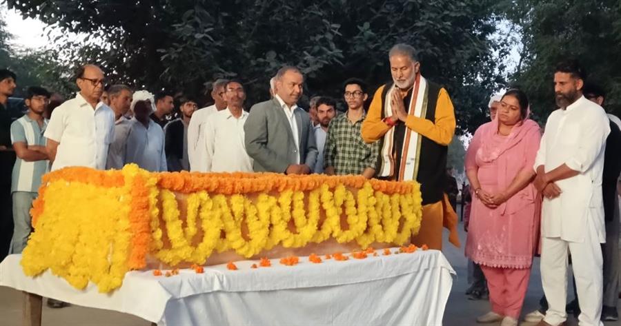महेंद्रगढ़ के मांडोला गांव में देशभक्ति पर आधारित फिल्म ‘जो लेख लिखे राम ने’ की शूटिंग जारी