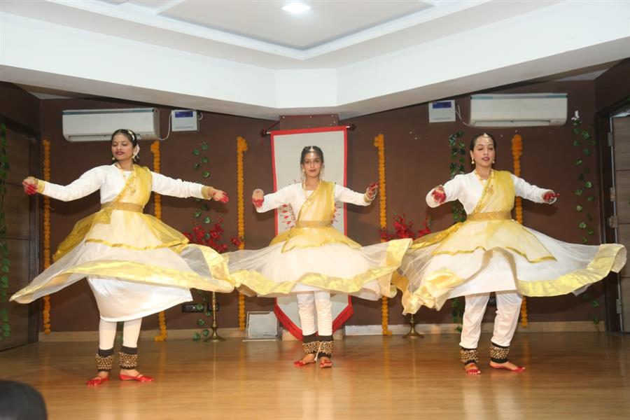 प्राचीन कला केंद्र द्वारा नृत्य संध्या का आयोजन 