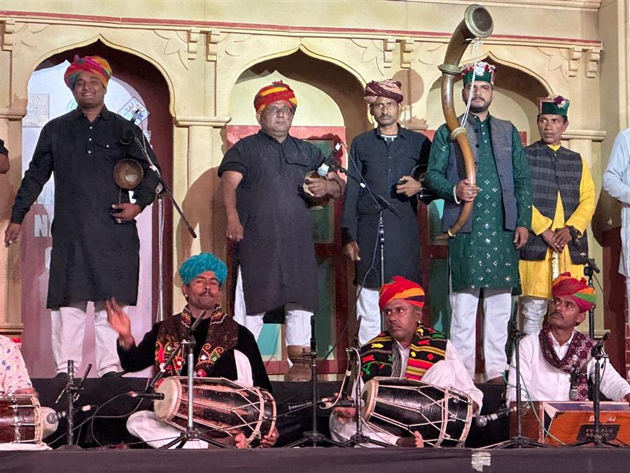 मुख्य सचिव ने नगाड़ा बजाकर किया चंड़ीगढ़ राष्ट्रीय क्राफ्ट मेले का आगाज
