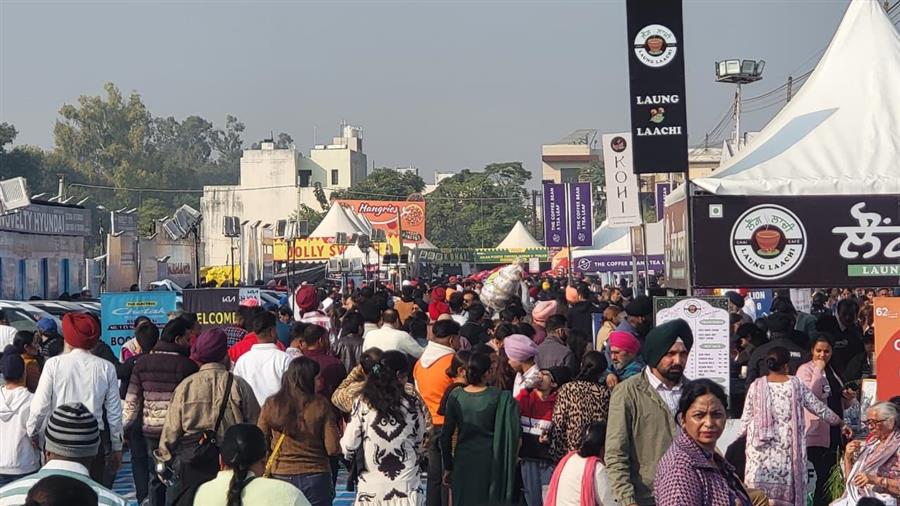 अमृतसर वासियों ने पाईटैक्स की मस्ती के साथ मनाया संडे, पूरा दिन परिवारों के साथ जमे रहे लोग