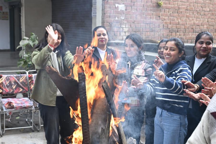 ओंकार चैरिटेबल फाउंडेशन ने विशेष बच्चों के साथ लोहड़ी व मकर संक्रांति का त्योहार हर्षोल्लास और धूमधाम के साथ मनाया