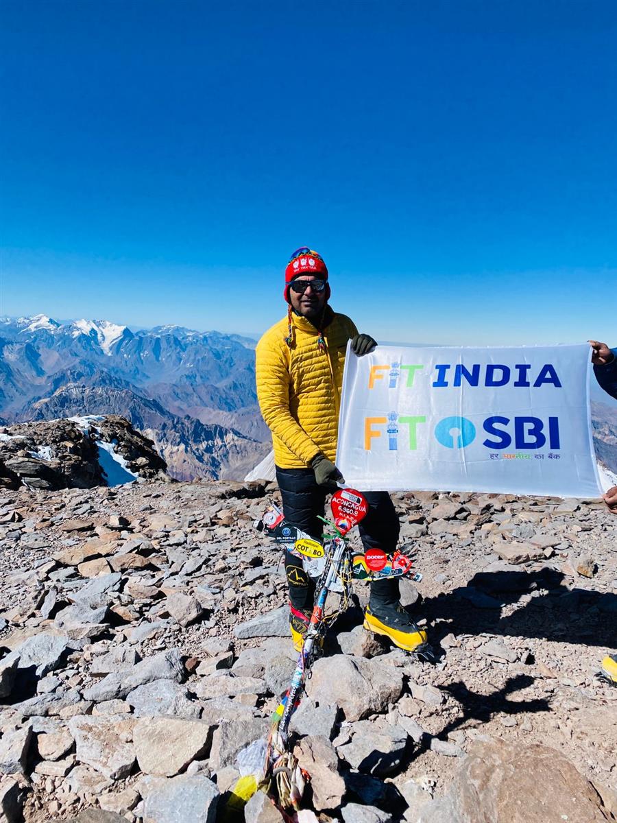 माउंटेनियर मोहित मलिक ने दुनिया की सबसे ऊँची चोटी, अर्जेंटीना के माउंट अकोंकागुआ को फ़तह किया