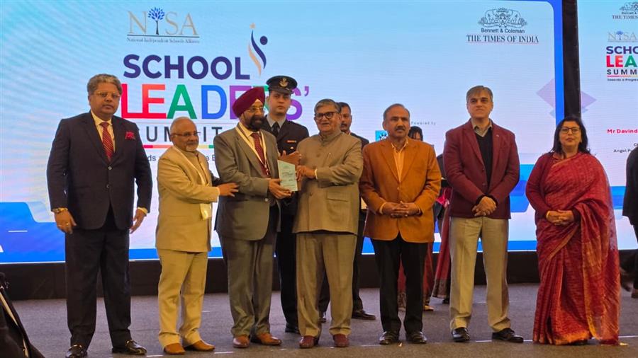 Davinder Singh Arora Honoured by Punjab Governor for Excellence in Rural Education