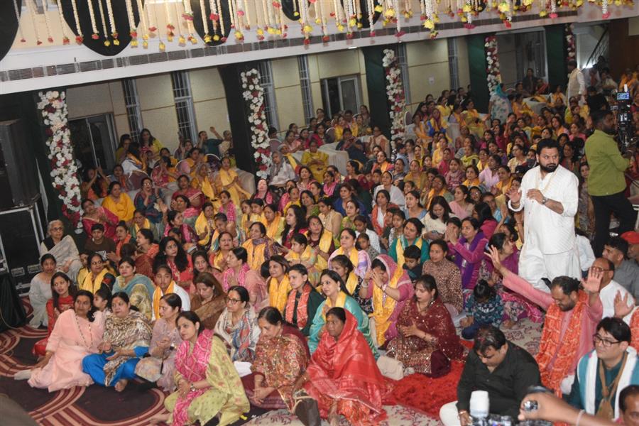 पंचकूला में श्री कृष्ण कृपा परिवार ट्रस्ट का भव्य होली महोत्सव, उमड़ा आस्था का सैलाब