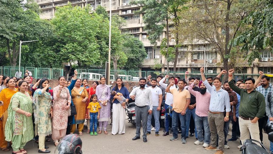 सर्व शिक्षा अभियान के अंतर्गत वोकेशनल शिक्षकों की जॉइनिंग न होने से शिक्षा व्यवस्था और शिक्षक प्रभावित