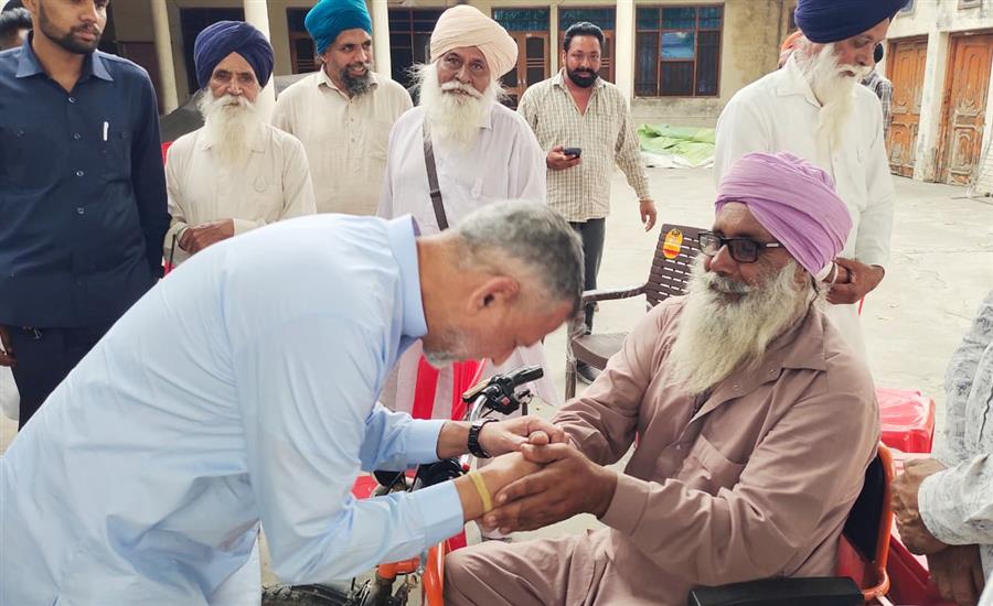 मौसम की मार झेल रहे किसानों को गुमराह करने की बजाए मुआवजा दे सरकार:अरविंद खन्ना