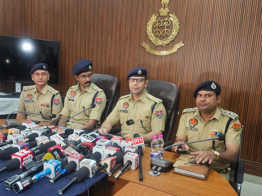 अमृतसर के भिंडी सैदां पुलिस थाने पर ग्रेनेड हमले के पीछे पाक-आईएसआई का हाथ; दो पिस्तौल सहित छह गिरफ्तार