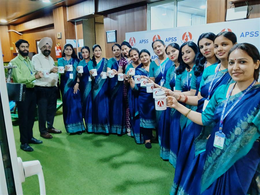 एंजल पब्लिक स्मार्ट स्कूल, बहलाना में मदर्स डे पर शिक्षिकाओं का सम्मान