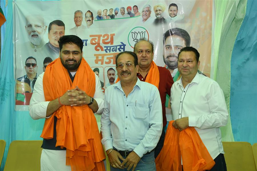 अक्षय शर्मा ने सुनी व्यापारियों की समस्याएं, बोले - व्यापार बढ़ेगा तो शहर आगे बढ़ेगा