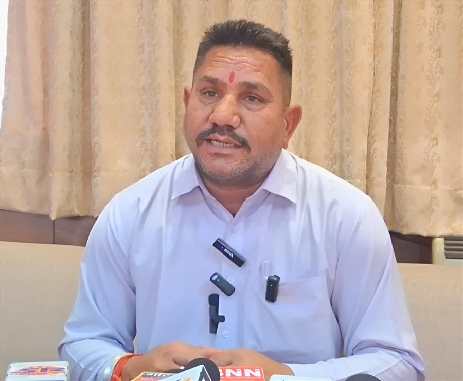मुख्यमंत्री सुक्खू के नेतृत्व में हिमाचल प्रदेश विकास और जनकल्याण की नई दिशा में अग्रसर : जी एल शर्मा
