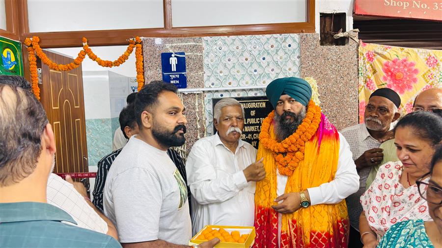 काउंसलर हरदीप सिंह बुटेरला ने कृष्णा मार्केट में स्मार्ट पब्लिक टॉयलेट का किया उद्घाटन