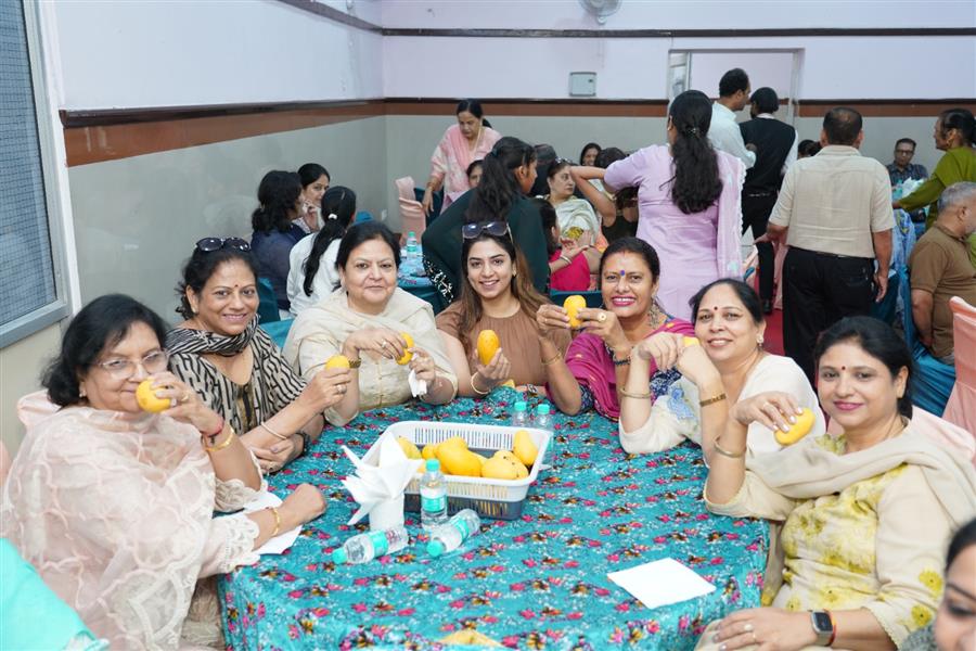 सूद सभा चंडीगढ़ की ओर से ए जी एम के साथ लगाया गया वार्षिक मैंगो मेला