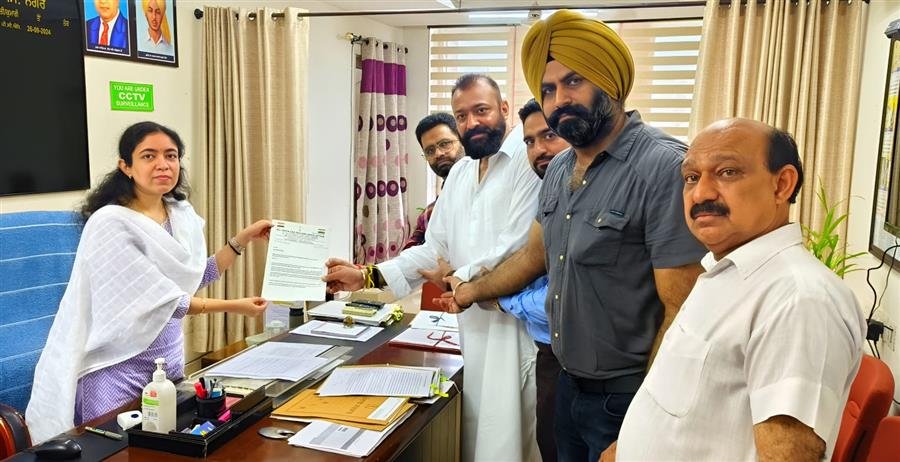 आरसी ट्रांसफर की नई पॉलिसी पर ऑल इंडिया कार डीलर्स एसोसिएशन, चण्डीगढ़ ने जताई आपत्ति, पुरानी व्यवस्था बहाल करने की मांग