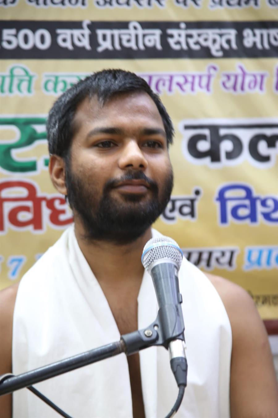 ठहरे चरण, बहती करुणा : चातुर्मास का गूढ़ दर्शन और सूक्ष्म अहिंसा