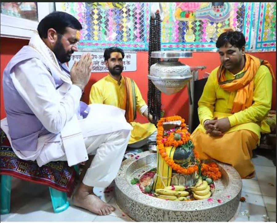 सावन के प्रथम सोमवार पर मुख्यमंत्री नायब सिंह सैनी ने सकेतड़ी स्थित महादेव मंदिर में की पूजा-अर्चना