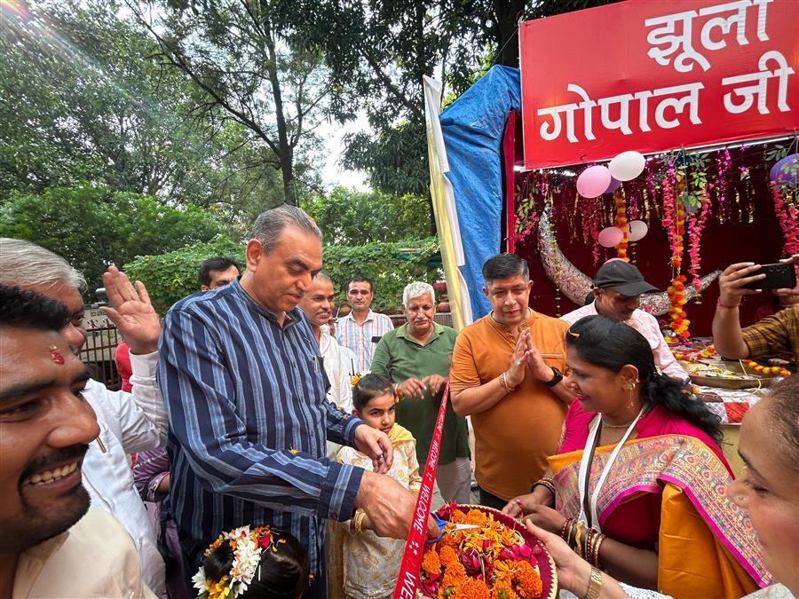 श्री चैतन्य गौड़ीय मठ मंदिर में जन्माष्टमी महोत्सव का शुभारंभ