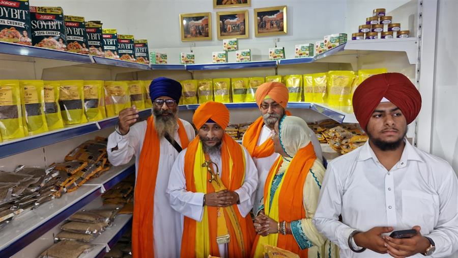 मोहाली में 'अनपॉलिश्ड दालों' का नया आउटलेट खुला