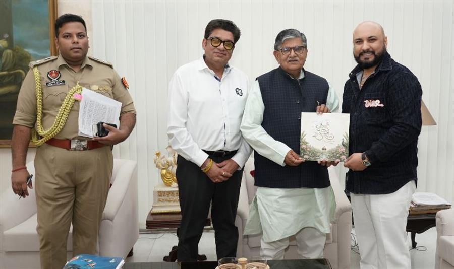 बी प्राक और मुनीष बजाज ने पंजाब के राज्यपाल गुलाब चंद कटारिया को सात दिवसीय श्रीमद्भागवत कथा एवं बाल लीला के लिए दिया निमंत्रण