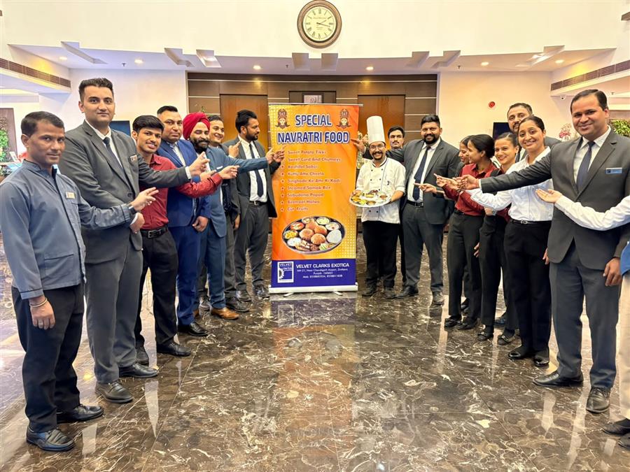 वेलवेट क्लार्क्स एक्सोटिका में नवरात्रि विशेष व्रत थाली मात्र ₹299 + टैक्स में