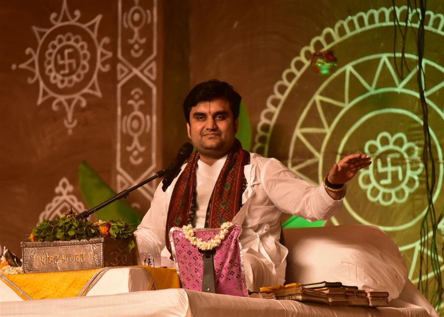 चंडीगढ़ में श्रीमद्भागवत कथा का भव्य शुभारंभ, इंद्रेश महाराज के प्रवचनों और भजनों से कृष्णमय हुआ शहर