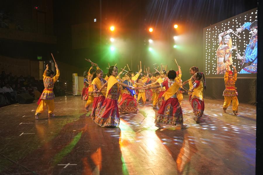 सी.आर.बी. पब्लिक स्कूल, सेक्टर-7 का वार्षिकोत्सव ‘झंकार’ बड़े हर्षोल्लास और उत्साह के साथ आयोजित 