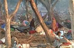 झुग्गी तोड़-फोड़ पर दिल्ली सरकार और केंद्र आमने सामने