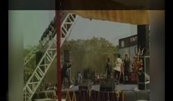 दिल्ली विश्वविद्यालय में फेस्ट के दौरान छात्र पर गिरा लोहे का खंभा