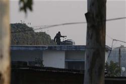 एयर बेस पर हाई अलर्ट, दीवार पर चढ़ते देखने पर गोली मारने का आदेश
