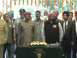 पंजाब के मुख्यमंत्री बने कैप्टन अमरिंदर, सिद्धू ने भी ली शपथ