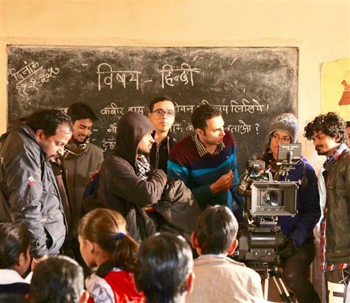 “टॉयलेट- एक प्रेम कथा” विवाहित महिला पर, तो काशी है एक लड़की की कहानी - तुषार त्यागी 