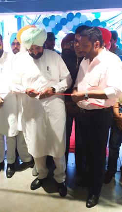 मंत्री बलबीर सिंह सिद्धू और पंजाबी अभिनेत्री जपजी खैरा ने किया डब्ल्यूके लाइफ का उद्घाटन