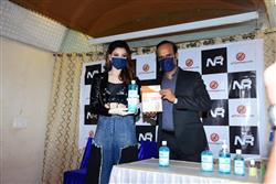 उर्वशी रौतेला ने एनआर ग्रुप का मास्क और सेनिटाइजर लॉन्च किया