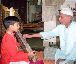 'मैं अपने परिवार की विरासत को आगे बढाकर बहुत ही सम्मानित महसूस करता हूँ', नबील खान