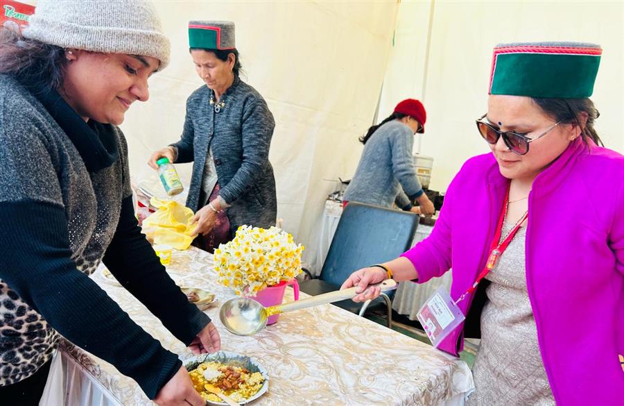 हिमाचली जायकों से महका सरस मेला