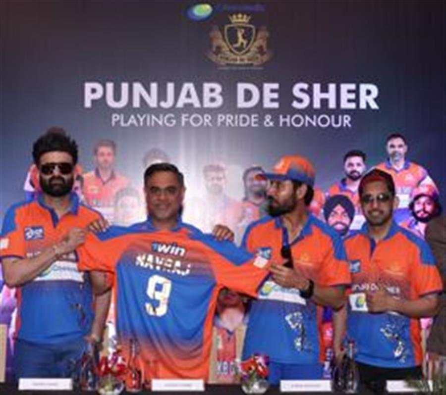 Punjab De Sher launches its team jersey under the aegis of CCL