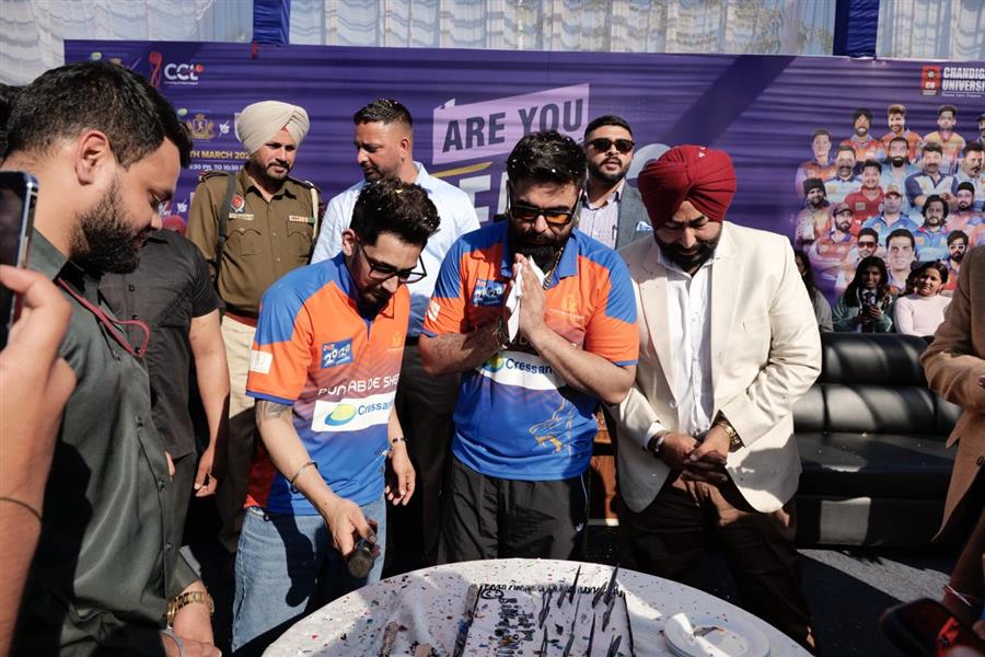 पंजाब दे शेर ने प्रमोशनल ऐक्टिविटीज़ के दौरान फैन्स को वितरित किये कंपलीमेंटरी पास और गिफ्ट हैंपर्स