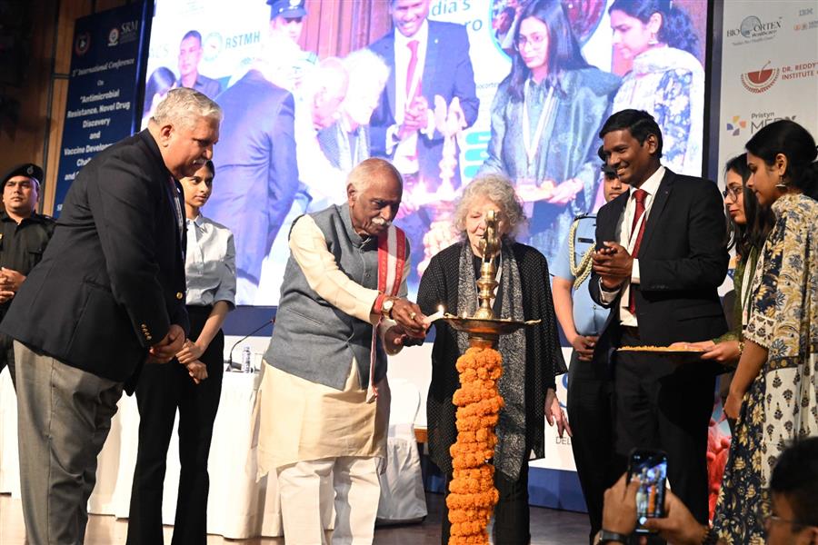 रोगाणुरोधी प्रतिरोध से निपटने के लिए एक बहुआयामी दृष्टिकोण की आवश्यकता - दत्तात्रेय