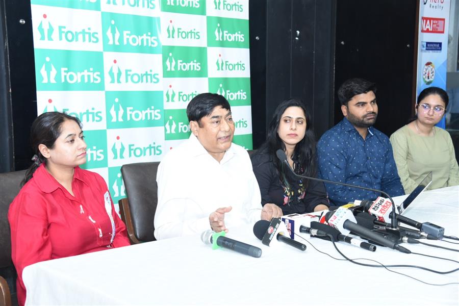 फोर्टिस मोहाली के डॉक्टर रोबोट-सहायक सर्जरी के माध्यम से जटिल ईएनटी विकारों से पीड़ित मरीजों को नया जीवन किया प्रदान