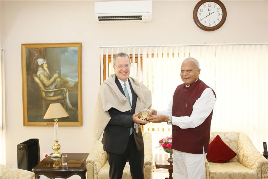 Brazilian Ambassador pays courtesy call to Governor Punjab
