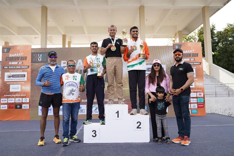 सुनील कुमार ने जीती भारत स्टेडियम रन, नौ घंटे में तय की 100 किलोमीटर की दूरी 