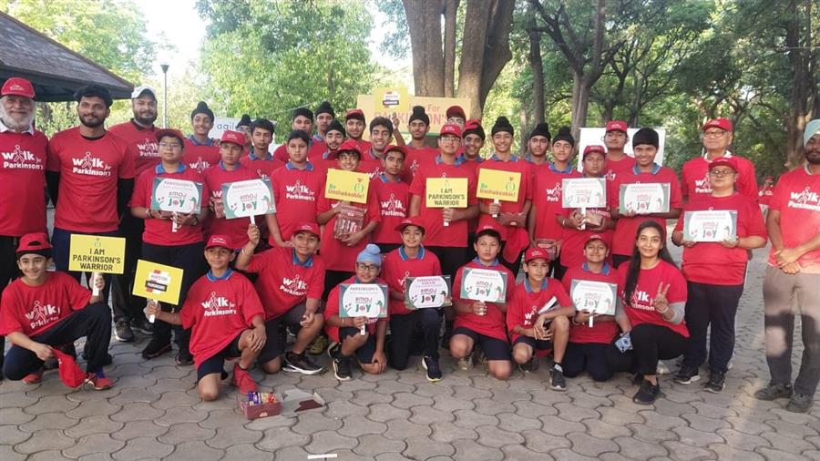 विश्व पार्किंसंस दिवस पर वॉकथॉन का किया आयोजन