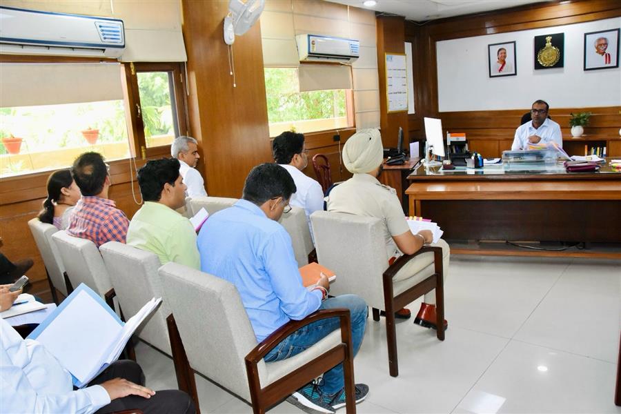 उपायुक्त श्री यश गर्ग ने चिन्हित अपराधों को लेकर आयोजित बैठक की करी अध्यक्षता