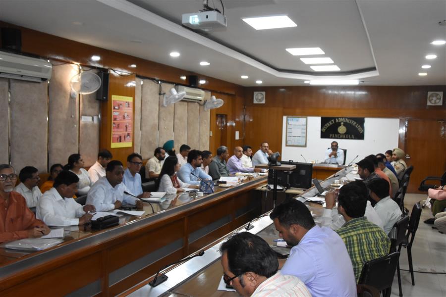 अवैध माईनिंग को रोकने के लिए अधिकारी कारगर कदम उठाएं- यश गर्ग