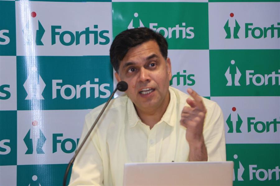फोर्टिस मोहाली के डॉक्टरों ने ईसीएमओ के माध्यम से हार्ट फेल हुए 35 साल के व्यक्ति को दिया नया जीवन