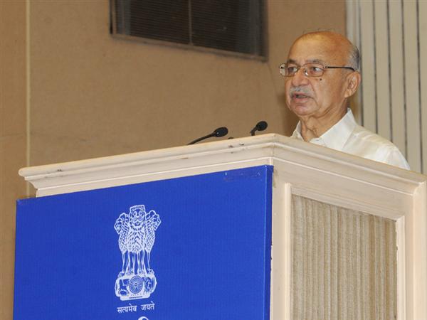 The Union Home Minister, Shri Sushilkumar Shinde addressing the Sixteenth meeting of the National Integration Council, in New Delhi 