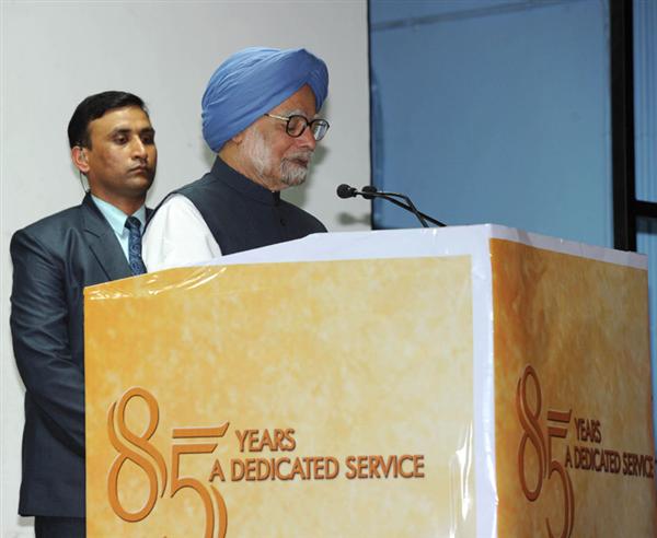 Prime Minister Dr. Manmohan Singh addressing at the felicitation ceremony of Dr. M.M. Jacob, former Governor and former Union Minister, in Kochi, Kerala.