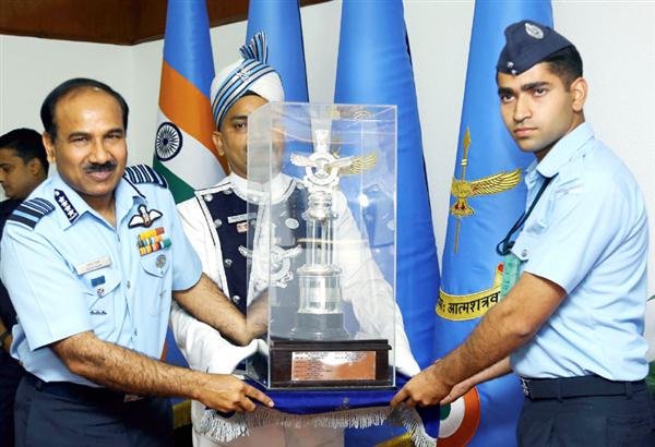  The Chief of the Air Staff, Air Chief Marshal Arup Raha presenting the trophy for Best Sportsman in IAF to AC Kapil Kumar, during the Air Force Commanders’ Conference, in New Delh