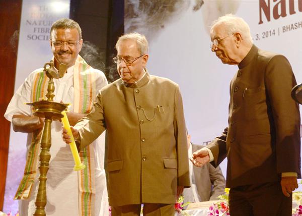 President  Pranab Mukherjee lighting the lamp to inaugurate the International Conference on Natural Fibres organized by the National Institute of Research on Jute and Allied Fibre Technology, in Kolkata 